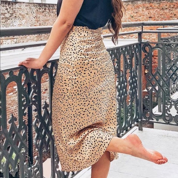 ooh la luxe Dresses & Skirts - Leopard spotted midi